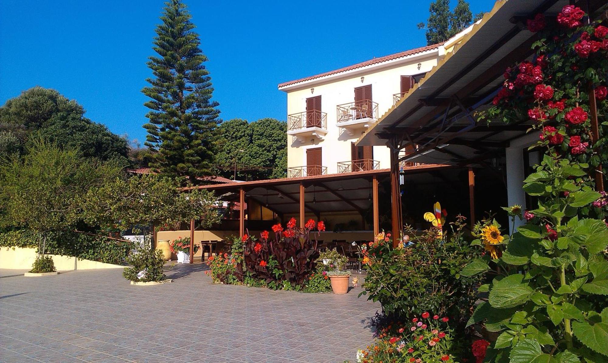 Karavados Beach Hotel Exterior foto